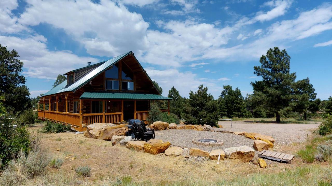 Canyon View Family Cabin, Deck, Tv Room, Games, Bbq, Campfire 몬티첼로 외부 사진
