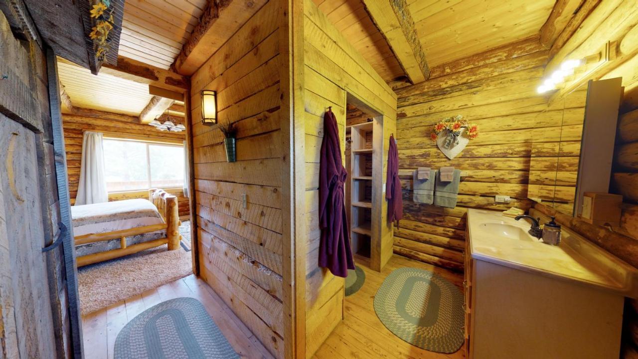 Canyon View Family Cabin, Deck, Tv Room, Games, Bbq, Campfire 몬티첼로 외부 사진