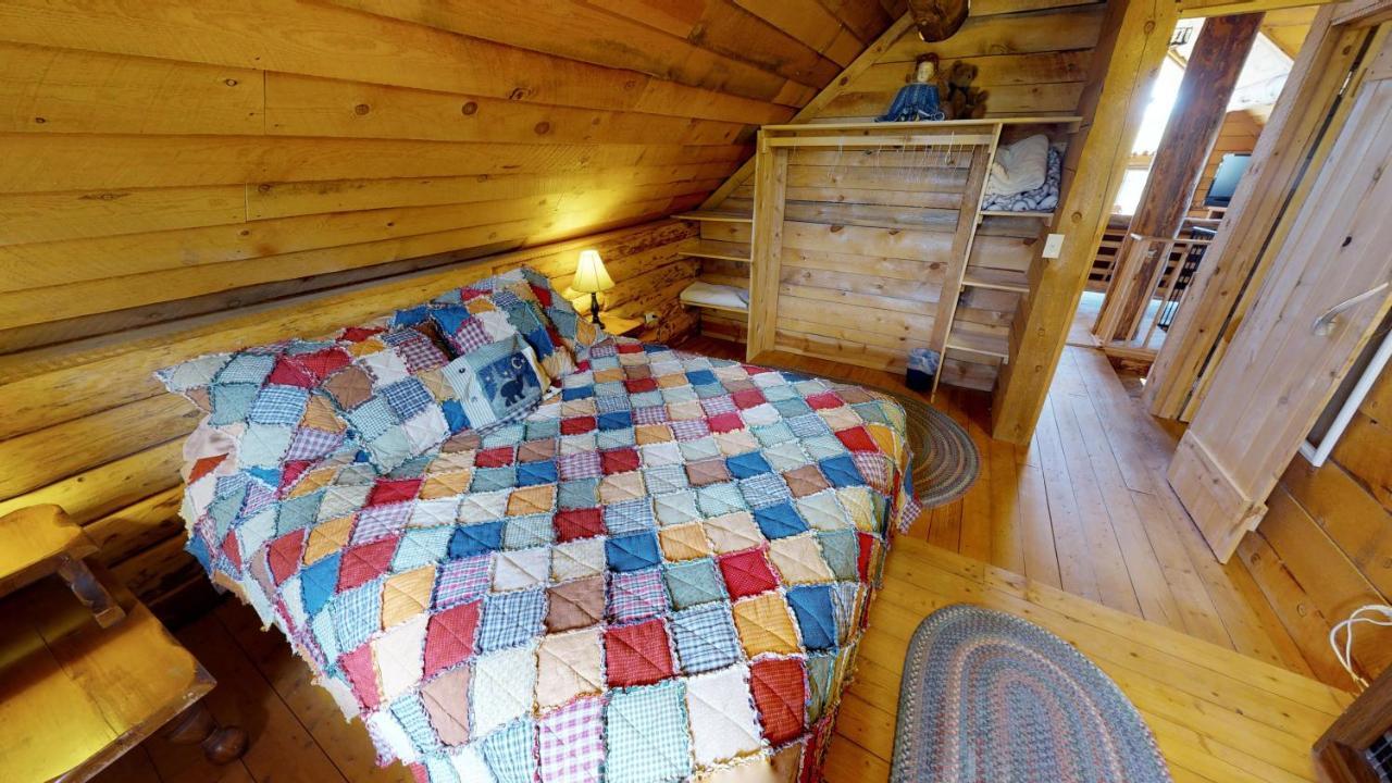 Canyon View Family Cabin, Deck, Tv Room, Games, Bbq, Campfire 몬티첼로 외부 사진