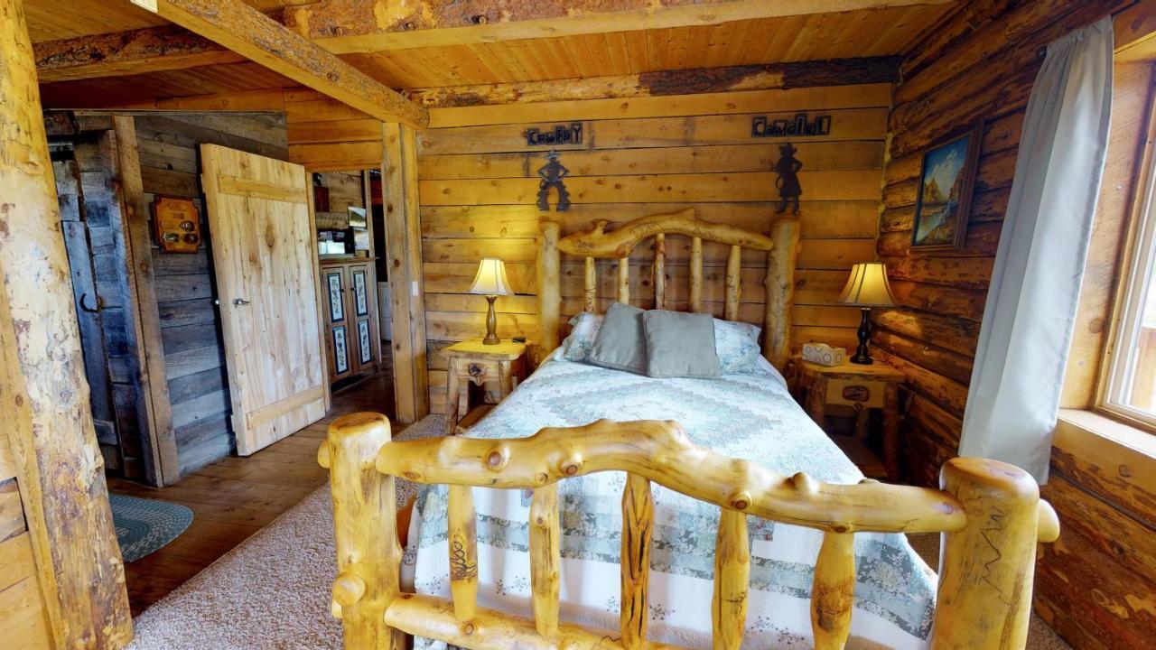 Canyon View Family Cabin, Deck, Tv Room, Games, Bbq, Campfire 몬티첼로 외부 사진